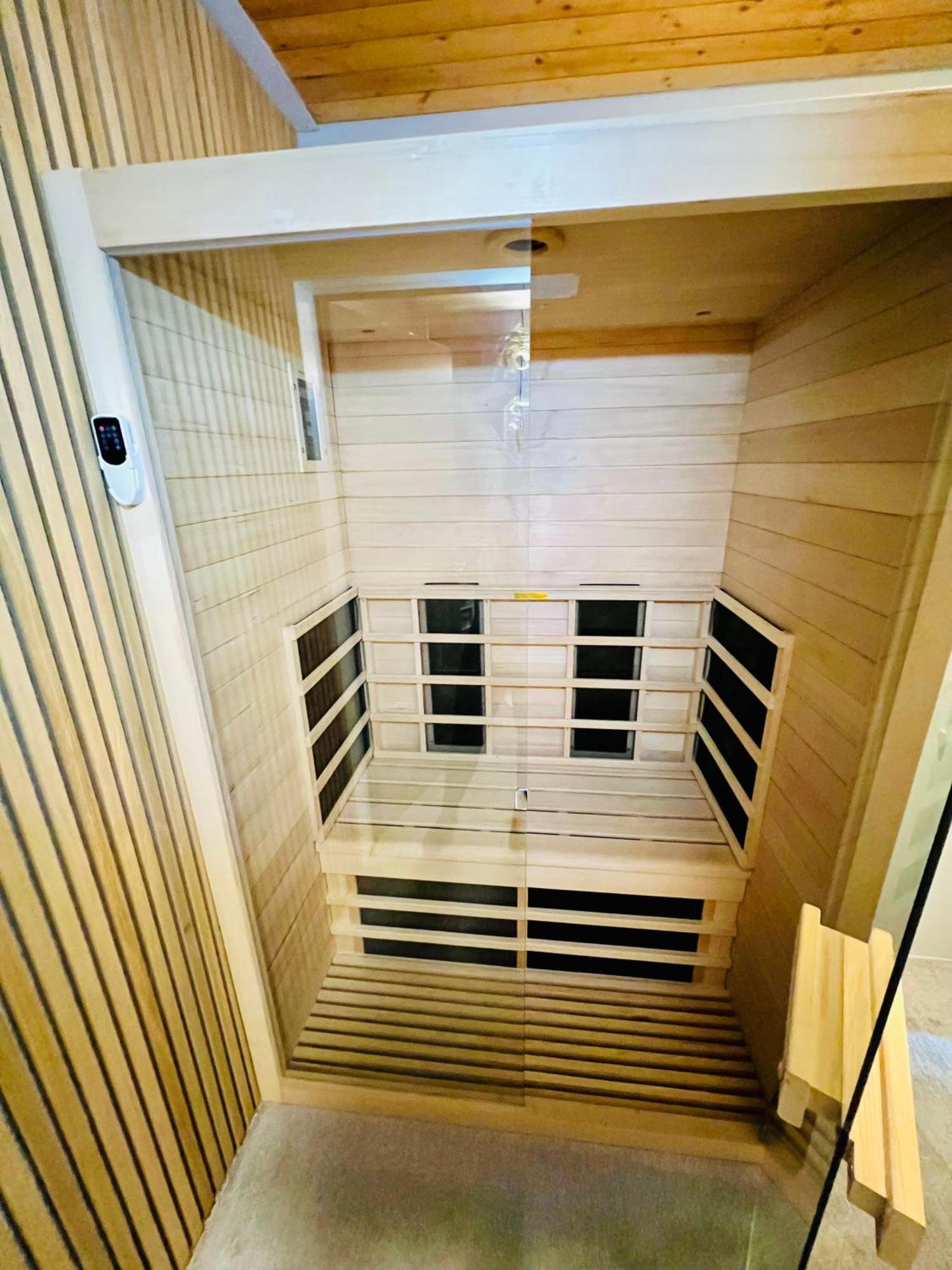 Mitten Im Schwarzwald Mit Infrarot-Sauna Und Garagenparkplatz Schönwalde Exteriör bild
